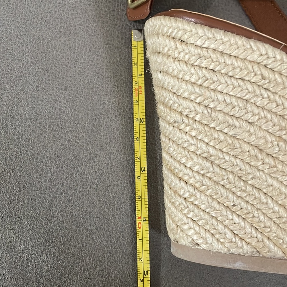 Size 8.5 - Picture 5 of 7